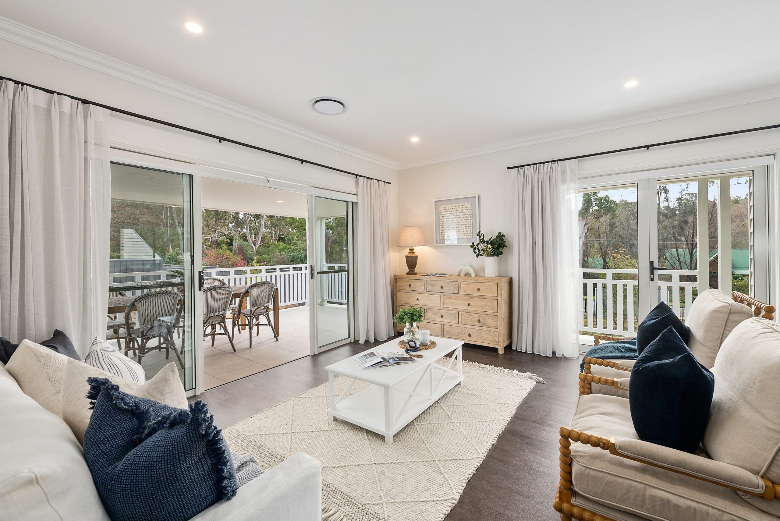 woodside bungalow lounge room